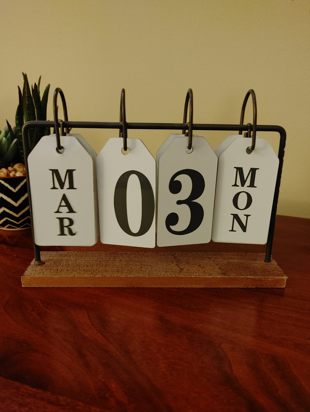 Vintage Look Metal Perpetual Flip Calendar